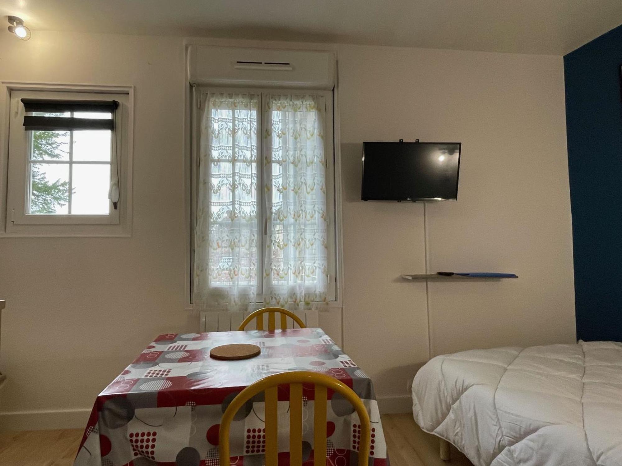 Meuble De Tourisme Dans Parc Arbore 1000M2 - Sejour-La-Roche Eperon La Roche-Posay Værelse billede